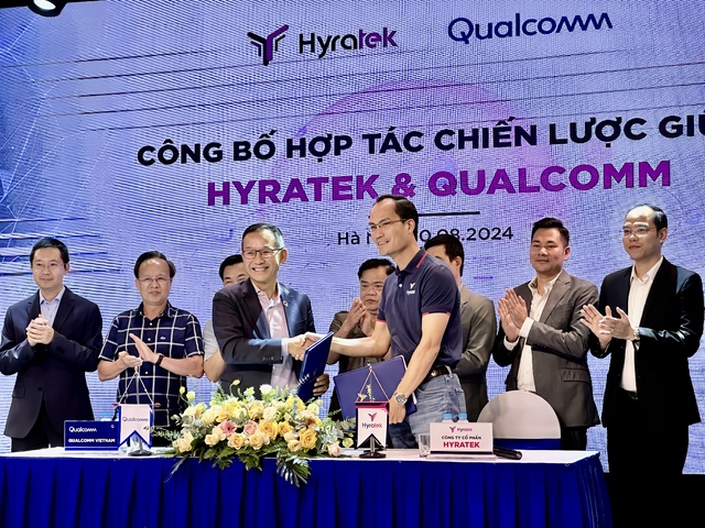 Hyratek và Qualcomm Hợp Tác Chiến Lược Triển Khai Hạ Tầng AI. Trong khuôn khổ buổi ký kết, Hyratek cam kết hỗ trợ hạ tầng phần cứng AI cho dự án Phục Dựng Ảnh Liệt Sỹ của Thành Đoàn Hà Nội - Ảnh 1.