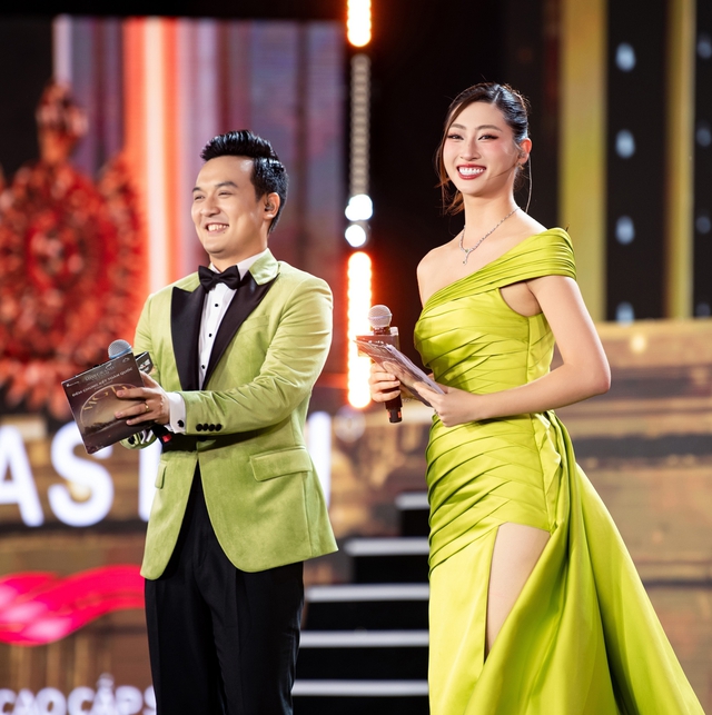 MC Miss Grand Vietnam 2024 Thiên Vũ: Ấn tượng với đôi mắt Quế Anh, khen á hậu 1 sắc xảo, tự tin- Ảnh 2.