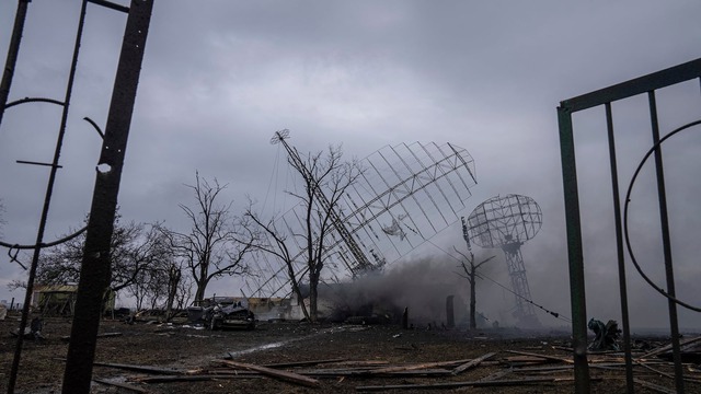 Sĩ quan Ukraine 'đến khổ' khi bị Nga hack hệ thống liên lạc Iridium - Ảnh 4.