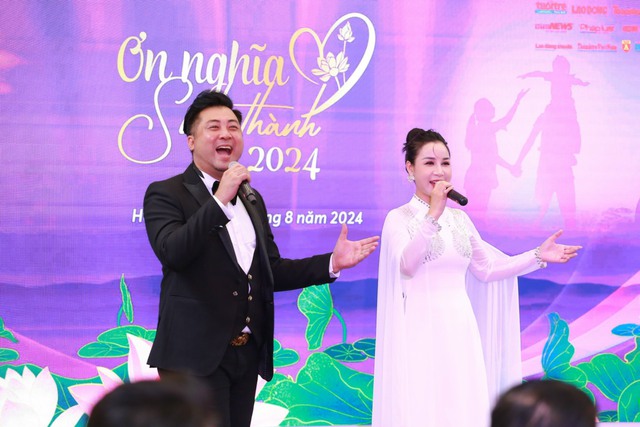 Hồ Quỳnh Hương, Lưu Hương Giang báo hiếu cha mẹ bằng tiếng hát trong mùa Vu lan - Ảnh 1.