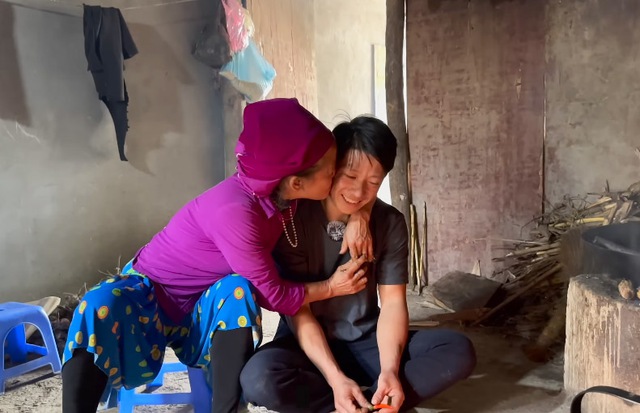 Chàng trai 25 lấy vợ 52 tuổi ở Hà Giang: Chồng từng bỏ đi khiến vợ buồn bã, hé lộ tình hình hiện tại- Ảnh 3.