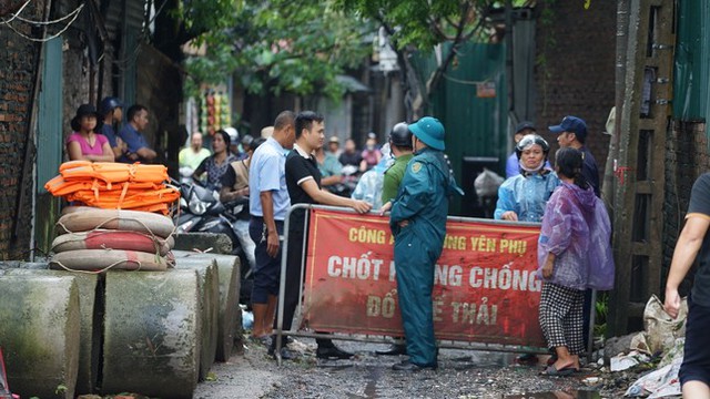 Lũ trên sông Hồng tại Hà Nội đang lên rất nhanh - Ảnh 1.