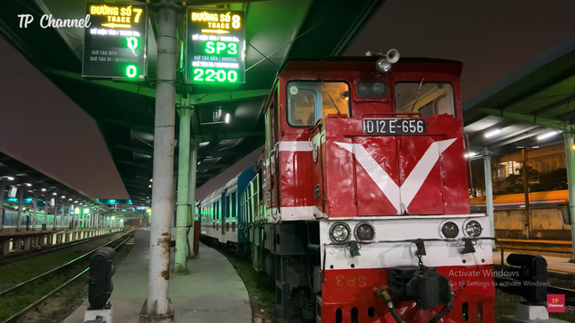 Chuyến tàu đi chưa tới 300km, giá vé vài trăm ngàn: Du khách nhận xét "Không khác gì khách sạn" - Ảnh 2.