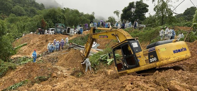 Vụ sạt lở Hà Giang: 3 Người mất tích , hàng trăm người tìm kiếm nạn nhân - Ảnh 6.