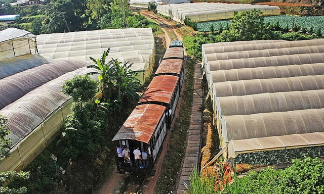 Chuyến tàu đi chưa đến 10km được gọi là "tàu cổ", từng bán vé chỉ 1.000đ, vừa có thêm tuyến cực độc đáo - Ảnh 1.