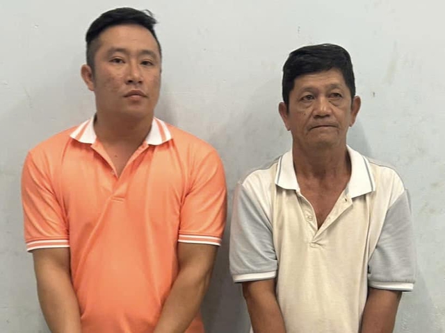 B.ắ.t khẩn cấp con rể và cha vợ dùng gậy sắt đuổi đ.á,n.h người từ m.âu t.hu.ẫ.n giao thông vào tối ngày 11/01/2025 - Ảnh 1.