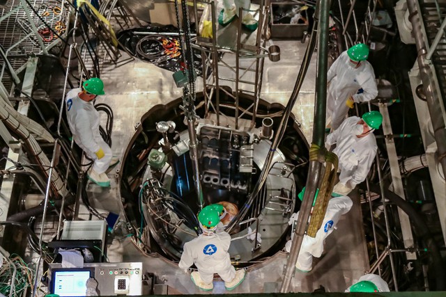 Nhà máy nhiệt điện hạt nhân nổi (FNPP) tên Akademik Lomonosov - Ảnh 2. Nhà máy nhiệt điện hạt nhân nổi (FNPP) tên Akademik Lomonosov - Ảnh 2.