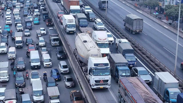 Hướng dẫn phương tiện đi vào làn khẩn cấp vành đai 3 và sẵn sàng phương án xả trạm thu phí Pháp Vân - Cầu Giẽ - Ảnh 1.