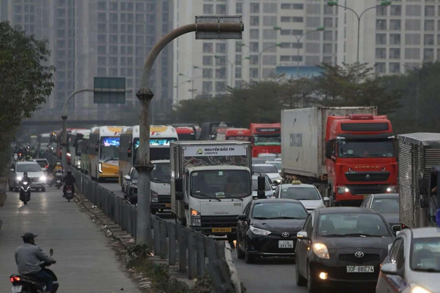 Hướng dẫn phương tiện đi vào làn khẩn cấp vành đai 3 và sẵn sàng phương án xả trạm thu phí Pháp Vân - Cầu Giẽ - Ảnh 6.