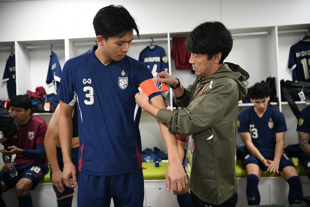 TRỰC TIẾP Họp báo AFF Cup: HLV Kim Sang-sik muốn các học trò "quên" chiến thắng trước Thái Lan - Ảnh 5.