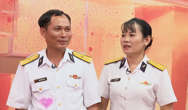 Không yêu vẫn nhắm mắt lấy bừa anh đồng nghiệp khắc khẩu, nữ quân nhân nhận cái kết không ngờ - Ảnh 4.