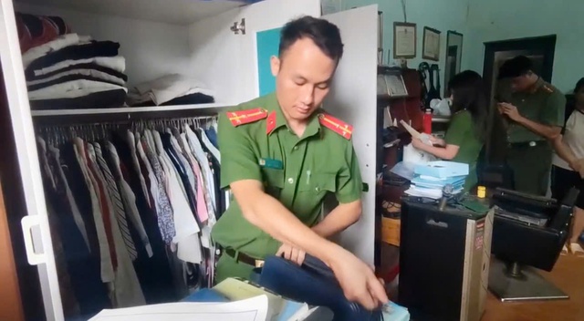 Bắt tạm giam "thầy giáo" Nguyễn Mạnh Tuân- Ảnh 5. Bắt tạm giam "thầy giáo" Nguyễn Mạnh Tuân- Ảnh 5.