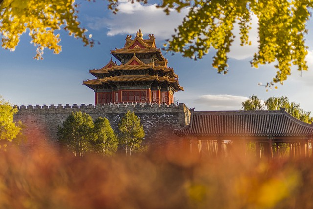 lovepik-autumn-forbidden-city-picture500159317-1760084544851-1760084545125167506631.jpg