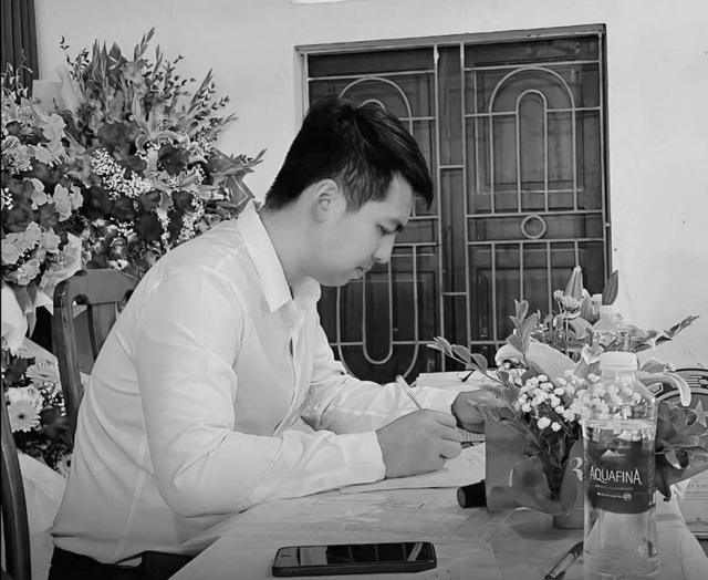 Xót xa hoàn cảnh của bí thư thôn đột quỵ trong lúc đi chống lũ: Mẹ già yếu, con bị khuyết tật bẩm sinh- Ảnh 1.