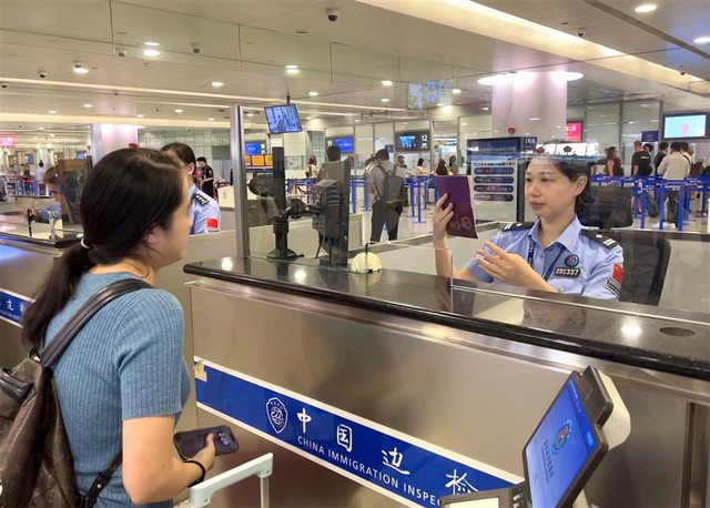 Khách Việt kể chuyện lần đầu du lịch Trung Quốc, gặp sự cố ở sân bay, nhận xét: "Tôi đã lường trước rồi"- Ảnh 2.