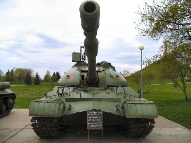 Chiếc xe tăng hạng nặng T-10M cuối c&ugrave;ng đang được b&aacute;n tại v&ugrave;ng Dnipropetrovsk- Ảnh 8.