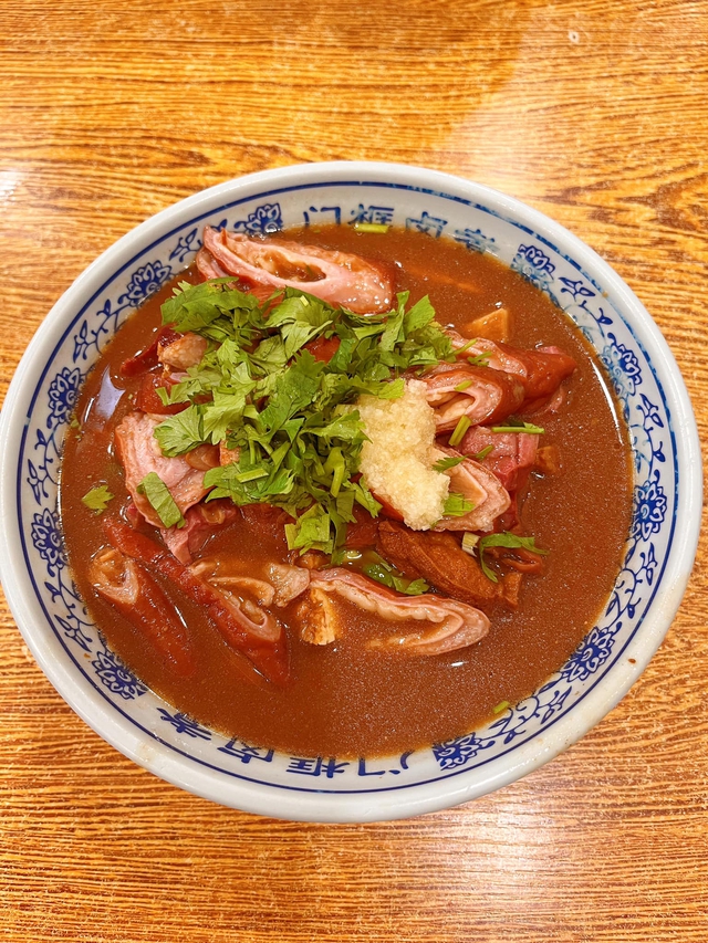 Ngoài vịt quay, khách Việt nói đến Bắc Kinh phải ăn món làm từ nội tạng này: "Không phải ai cũng ăn được"- Ảnh 1.