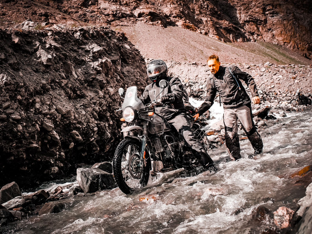 Hãng xe máy Ấn Độ lừng danh sắp trở lại Việt Nam: Có mẫu chuyên trị đường đèo Himalaya cao hơn 5.000 mét- Ảnh 5. Hãng xe máy Ấn Độ lừng danh sắp trở lại Việt Nam: Có mẫu chuyên trị đường đèo Himalaya cao hơn 5.000 mét- Ảnh 5.