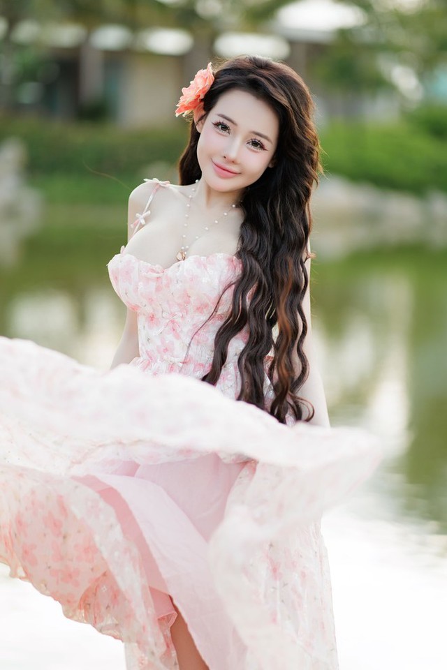 Ngân 98 và những cú lộ mặt mộc gây sốc tâm lý- Ảnh 3. Ngân 98 và những cú lộ mặt mộc gây sốc tâm lý- Ảnh 3.