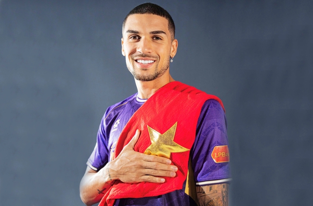 Cựu học viên lò Barcelona được trao quốc tịch Việt Nam, HLV Kim Sang-sik có “siêu đội hình” đấu Malaysia?- Ảnh 1.