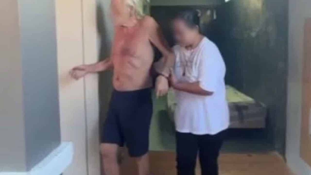 Bị mù nên không biết vợ đã làm gì trong nhà, người đàn ông chết lặng khi nghe hàng xóm thông báo tin dữ- Ảnh 1. Bị mù nên không biết vợ đã làm gì trong nhà, người đàn ông chết lặng khi nghe hàng xóm thông báo tin dữ- Ảnh 1.