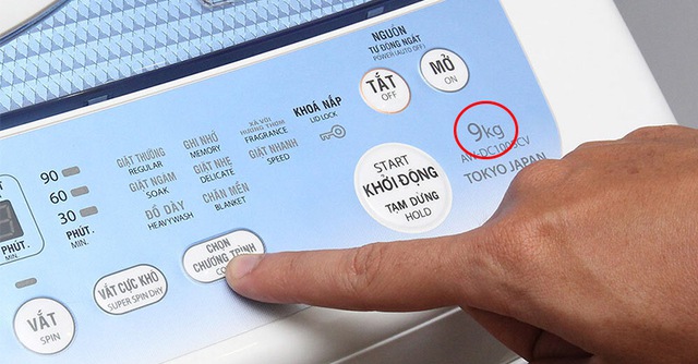 Số ghi trên máy giặt 7kg, 10kg là quần áo khô hay quần áo ướt? Dùng sai có thể gây hỏng máy giặt- Ảnh 4. Số ghi trên máy giặt 7kg, 10kg là quần áo khô hay quần áo ướt? Dùng sai có thể gây hỏng máy giặt- Ảnh 4.