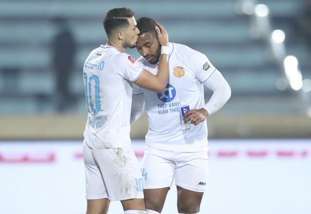 Cựu học viên lò Barcelona được trao quốc tịch Việt Nam, HLV Kim Sang-sik có “siêu đội hình” đấu Malaysia?- Ảnh 2.