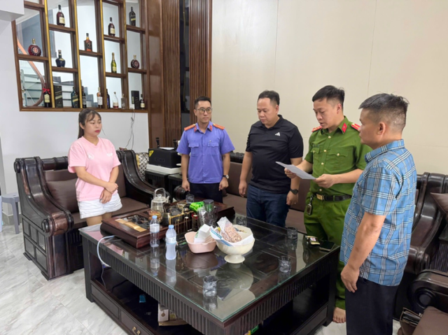 Khám xét nơi ở và nơi làm việc, bắt Giám đốc Nông Văn Hậu- Ảnh 3. Khám xét nơi ở và nơi làm việc, bắt Giám đốc Nông Văn Hậu- Ảnh 3.