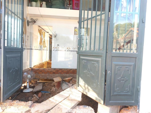 "Thần đèn" di chuyển thành công ngôi nhà xây nhầm: Bất ngờ chi phí- Ảnh 4.