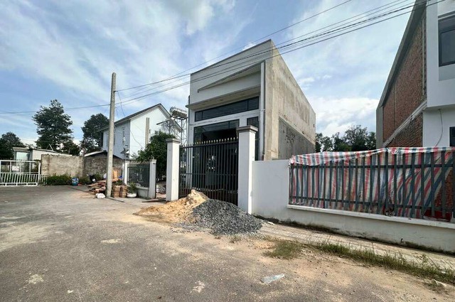 "Thần đèn" di chuyển thành công ngôi nhà xây nhầm: Bất ngờ chi phí- Ảnh 1.