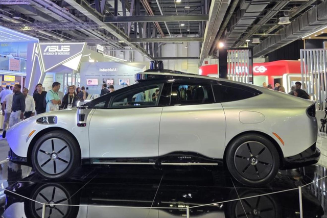 Lần đầu xuất hiện ngoài đời xe tự lái hoàn toàn đầu tiên trên thế giới do VinFast sản xuất- Ảnh 3.