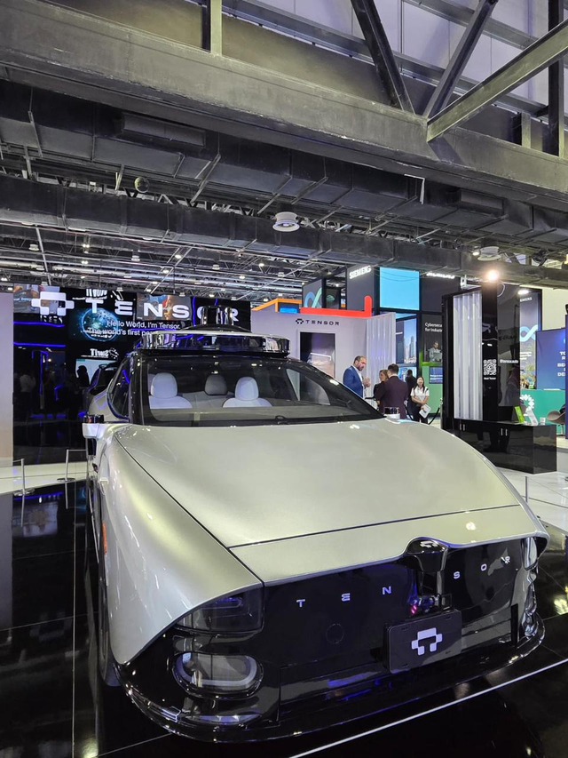 Lần đầu xuất hiện ngoài đời xe tự lái hoàn toàn đầu tiên trên thế giới do VinFast sản xuất- Ảnh 2.