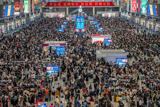 Cảnh tượng tại Tây Hồ ngay lúc này: Nhiều người không tin nổi, nhận xét: "Thật sự không dám tưởng tượng!"- Ảnh 10. Cảnh tượng tại Tây Hồ ngay lúc này: Nhiều người không tin nổi, nhận xét: "Thật sự không dám tưởng tượng!"- Ảnh 10.