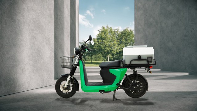 Xe máy điện tiện hơn xe xăng nhờ đổi pin: Có xe lội nước sâu 1 mét vẫn chạy tốt- Ảnh 1.