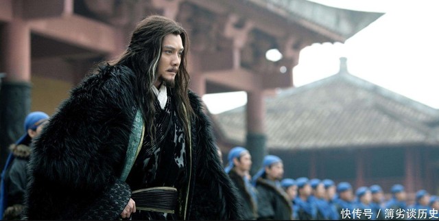 Mãnh tướng nhặt được đao của Hạng Vũ, trở thành bá chủ Tam Quốc- Ảnh 1.