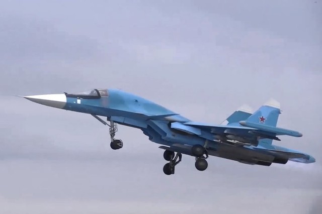 Binh sĩ Kyiv lo sợ những cuộc 'ném bom địa ngục' của Su-34- Ảnh 3. Binh sĩ Kyiv lo sợ những cuộc 'ném bom địa ngục' của Su-34- Ảnh 3.
