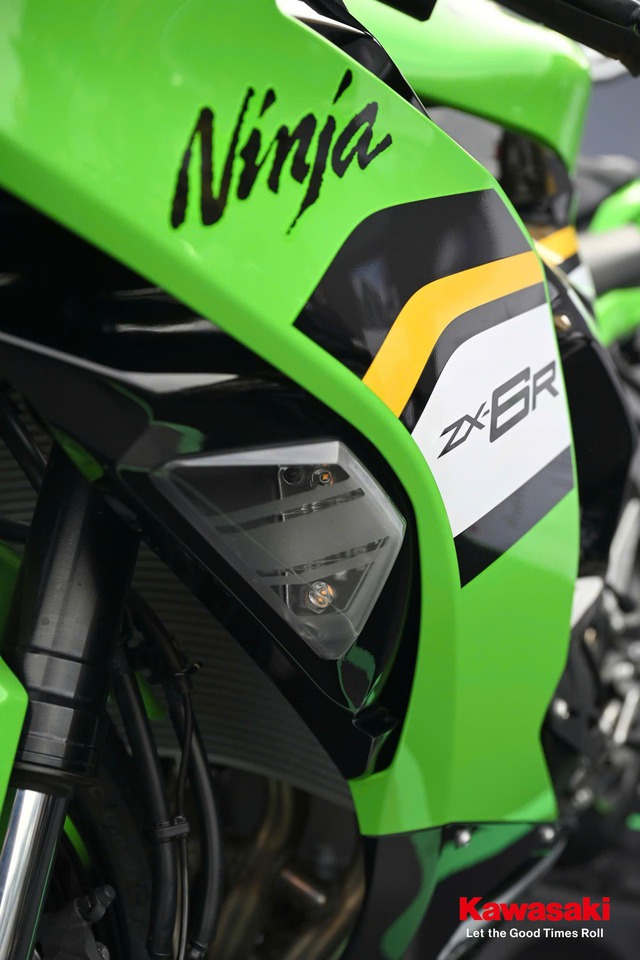 Vừa ra mắt Việt Nam xe Ninja Nhật trang bị 'tận răng', mạnh gấp rưỡi xe Honda, Yamaha: Giá bất ngờ?- Ảnh 6. Vừa ra mắt Việt Nam xe Ninja Nhật trang bị 'tận răng', mạnh gấp rưỡi xe Honda, Yamaha: Giá bất ngờ?- Ảnh 6.