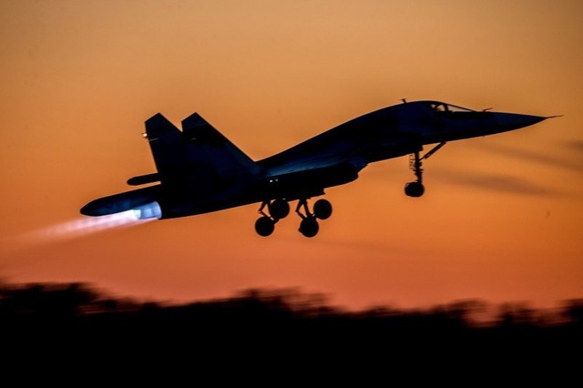 Binh sĩ Kyiv lo sợ những cuộc 'ném bom địa ngục' của Su-34- Ảnh 4. Binh sĩ Kyiv lo sợ những cuộc 'ném bom địa ngục' của Su-34- Ảnh 4.