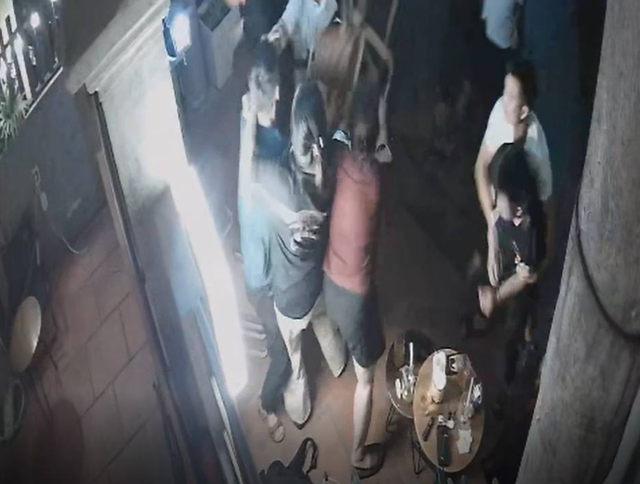 Hà Nội: Người phụ nữ tố bị thanh niên lạ mặt đánh gẫy xương hốc mắt, hé lộ nguồn cơn đầy bất bình- Ảnh 1.