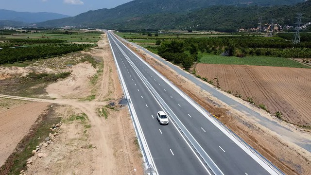 Cao tốc rút thời gian TP.HCM - Nha Trang từ 10 tiếng xuống còn 5 tiếng: Tập đoàn Sơn Hải là chủ đầu tư- Ảnh 4. Cao tốc rút thời gian TP.HCM - Nha Trang từ 10 tiếng xuống còn 5 tiếng: Tập đoàn Sơn Hải là chủ đầu tư- Ảnh 4.