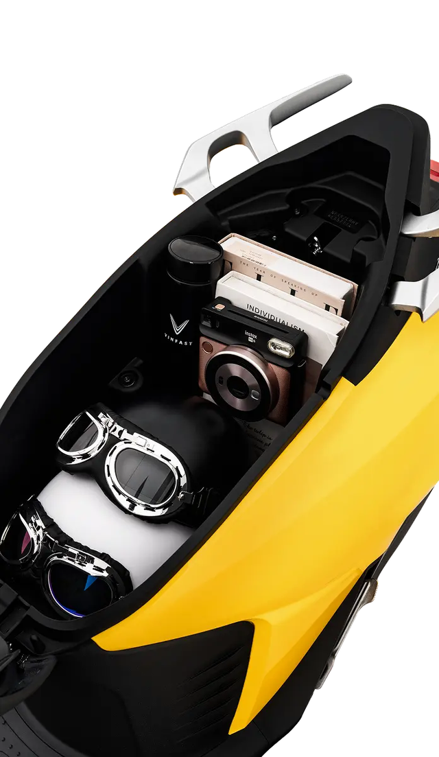 Có 30 triệu mua xe máy điện, mẫu nào đi xa nhất, sạc nhanh nhất? Xe Việt Nam và Trung Quốc, mua xe nào?- Ảnh 2.