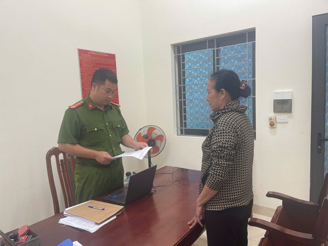 Ra lệnh cấm đi khỏi nơi cư trú đối với bà chủ quán nước Lê Thị Xuyến- Ảnh 1. Ra lệnh cấm đi khỏi nơi cư trú đối với bà chủ quán nước Lê Thị Xuyến- Ảnh 1.