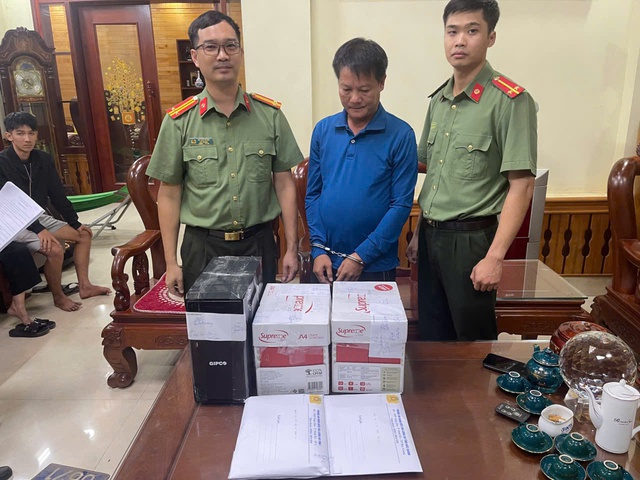 Khám xét chỗ ở, bắt Nguyễn Văn Thắng sinh năm 1987- Ảnh 1. Khám xét chỗ ở, bắt Nguyễn Văn Thắng sinh năm 1987- Ảnh 1.