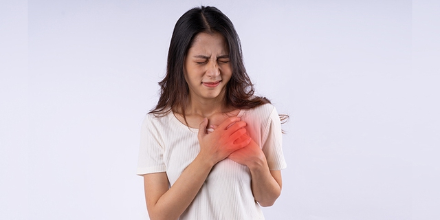 heart-attack-symptoms-women-1761383249707336010115.jpg