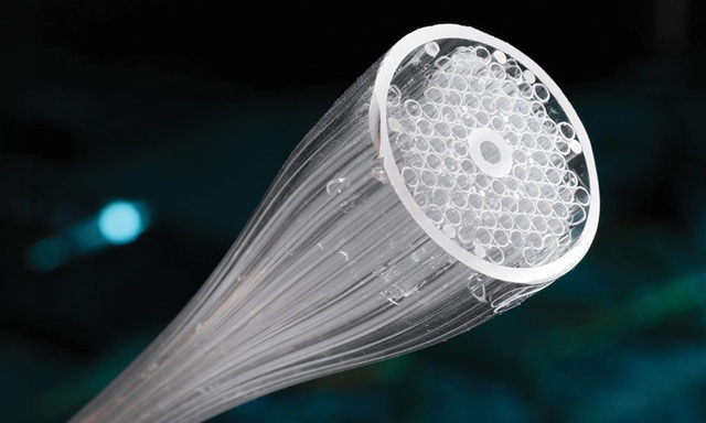 Phát minh "phá vỡ rào cản 4 thập kỷ" của Anh vừa làm rung chuyển ngành công nghệ cáp quang thế giới - Ảnh 5.