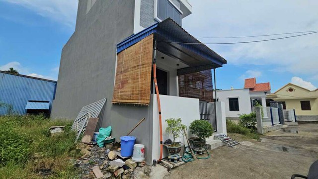 Vụ xây nhà trên đất hàng xóm: Chủ đất đồng ý bán 900 triệu đồng, người xây nhầm trả giá ra sao?- Ảnh 1.