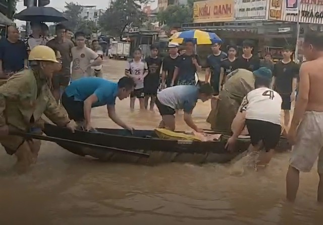Vụ 8 người ngạt kh&iacute; trong ph&ograve;ng k&iacute;n ở Đ&agrave; Nẵng: 4 người tử vong- Ảnh 1.