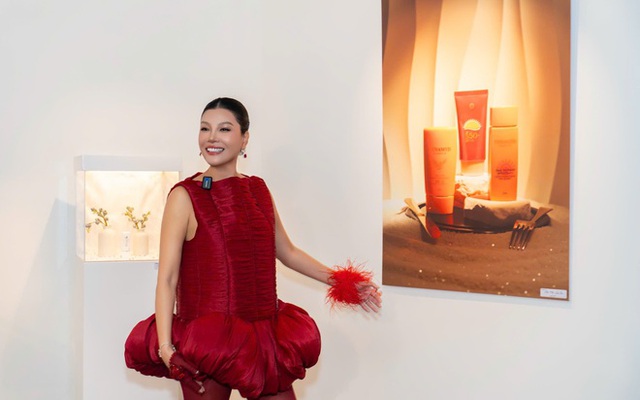 Si&ecirc;u mẫu đời đầu Việt Nam hội ngộ d&agrave;n sao &ldquo;khủng&rdquo;- Ảnh 1.