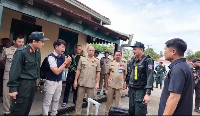 Bắt 'bà trùm' tên Vi sinh năm 1999, cầm đầu đường dây lừa đảo 8.000 người Việt Nam- Ảnh 5. Bắt 'bà trùm' tên Vi sinh năm 1999, cầm đầu đường dây lừa đảo 8.000 người Việt Nam- Ảnh 5.