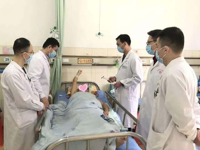 Người đàn ông bất ngờ đột quỵ ở tuổi 35: Bác sĩ chỉ ra “thủ phạm” là loạt thói quen nhiều người mắc- Ảnh 1.